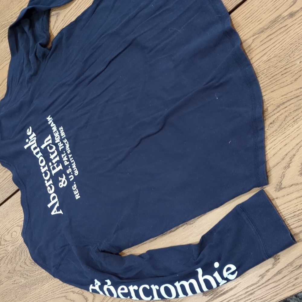 Abercrombie and Fitch women's long sleeve t shirt. XL.